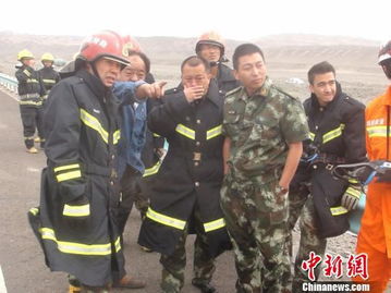 新疆吐鲁番三车相撞致粗苯泄漏 国道双向封闭 应急救援与安全警示