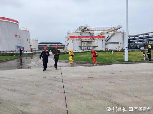 实战砺剑 新泰楼德镇化工产业园开展粗苯泄漏突发安全生产与环境事故应急演练